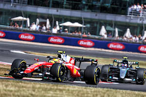 Lewis Hamilton lag im Sprint zunächst vor Kimi Antonelli