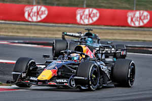 Max Verstappen verunfallte später im Rennen mit einem Problem am Heckflügel