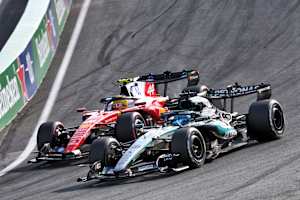 Lewis Hamilton greift George Russell