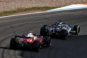 Lewis Hamilton und George Russell im Duell