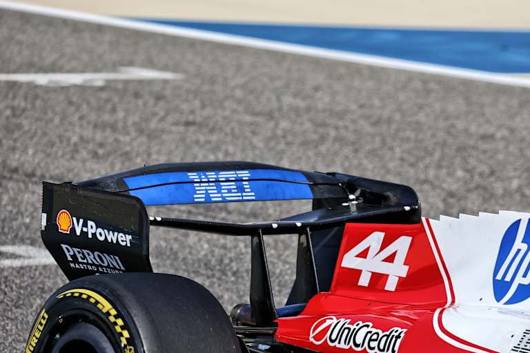 Der Ferrari-Heckflügel steht dieses Jahr bei Bedarf Kopf