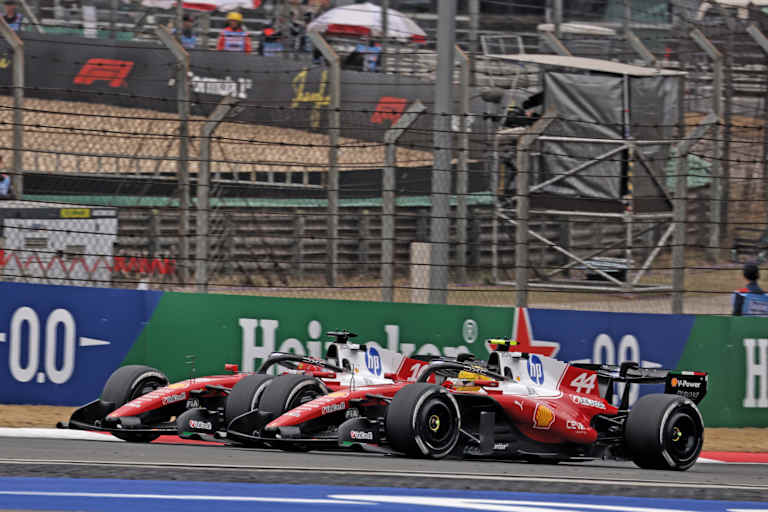 Lewis Hamilton lieferte sich in China ein enges Duell mit Charles Leclerc