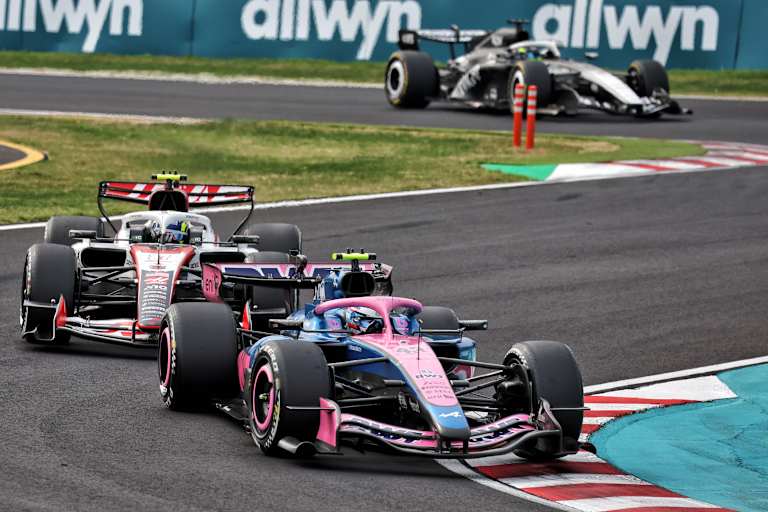 Vor dem Crash: Franco Colapinto vor Oliver Bearman