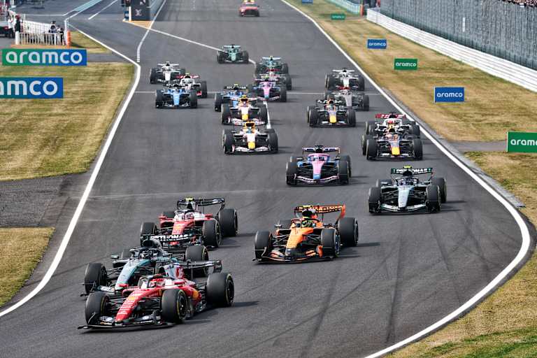 Kurz nach dem Start zum Grossen Preis von Japan