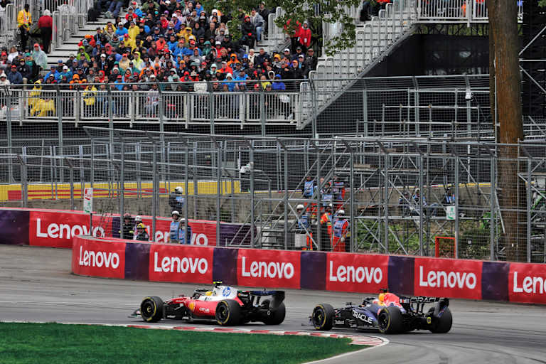 Lewis Hamilton vor Max Verstappen