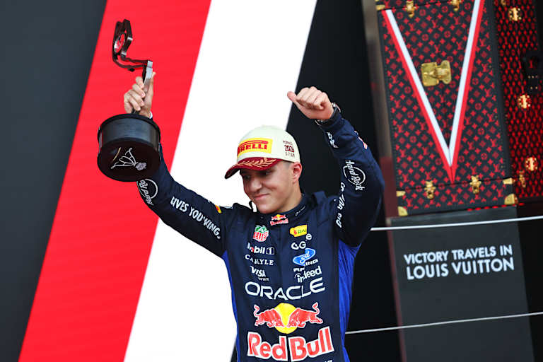 Isack Hadjar auf dem Monaco-Podium