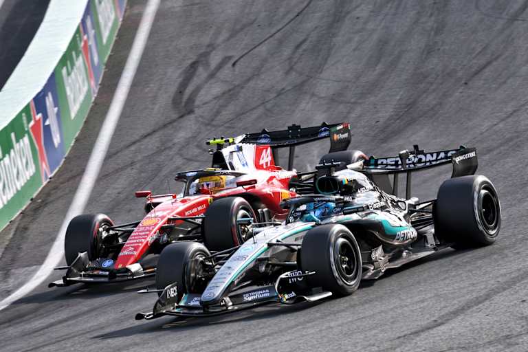 Lewis Hamilton greift George Russell