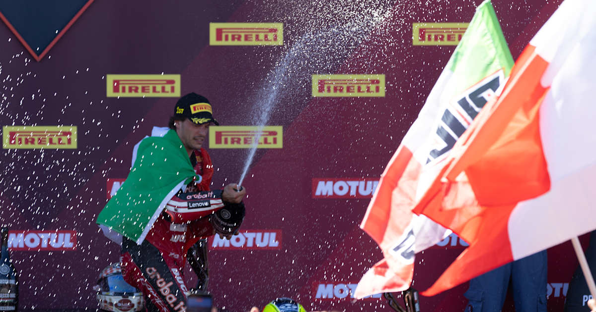 Siebter-Hattrick-Misano-Held-Nicol-Bulega-war-der-Star-der-Ducati-Party
