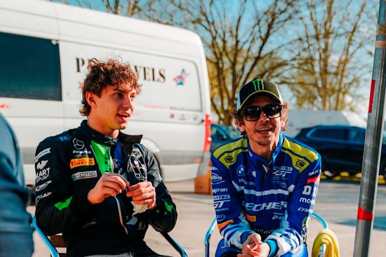 Kimi Antonelli und Valentino Rossi beim Kartfahren