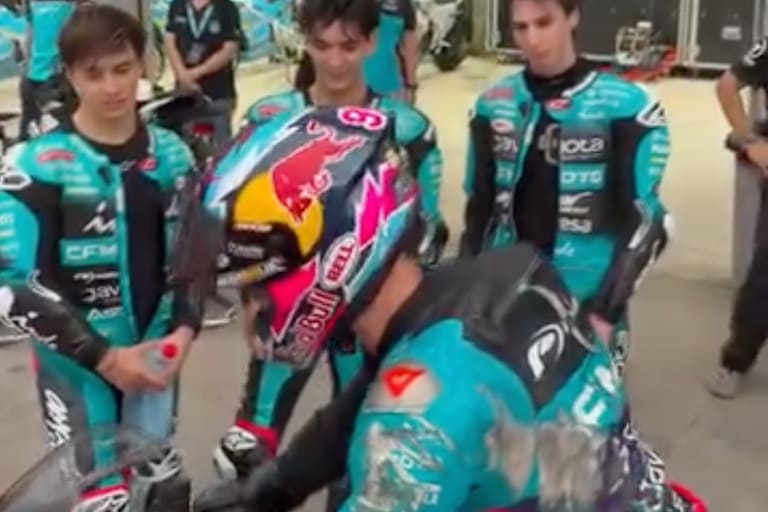 Daniel Holgado steigt auf die CF Moto V4 SR-RR
