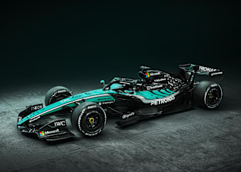 Mercedes fährt in Sepang mit Sonderlackierung für Sponsor Petronas