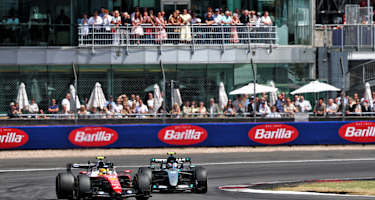 Ferrari gegen Mercedes