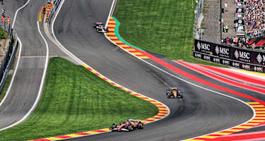 In der berühmten Eau Rouge-Senke