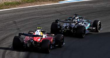 Lewis Hamilton und George Russell im Duell