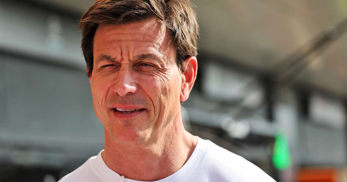 Fred-Vasseur-ver-rgert-N-chste-Spitze-von-Mercedes-Teamchef-Toto-Wolff