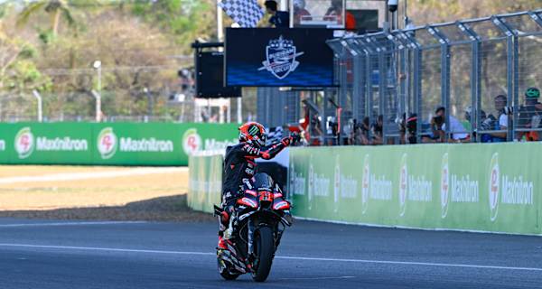 Marco Bezzecchi lag in Buriram weit voraus