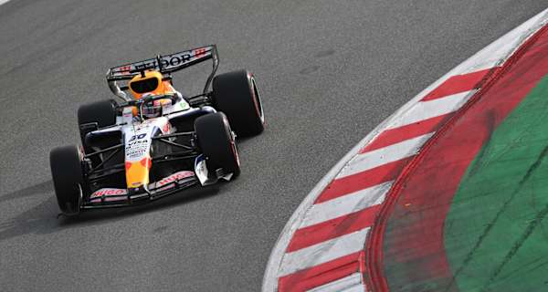 Liam Lawson in Spanien an der Arbeit mit dem Auto der Racing Bulls