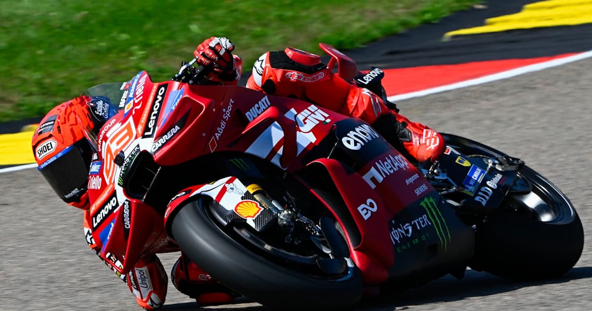 Sachsenring-Q2-Ducati-Trio-vorn-Sorge-um-Bezzecchi-nach-Highsider-