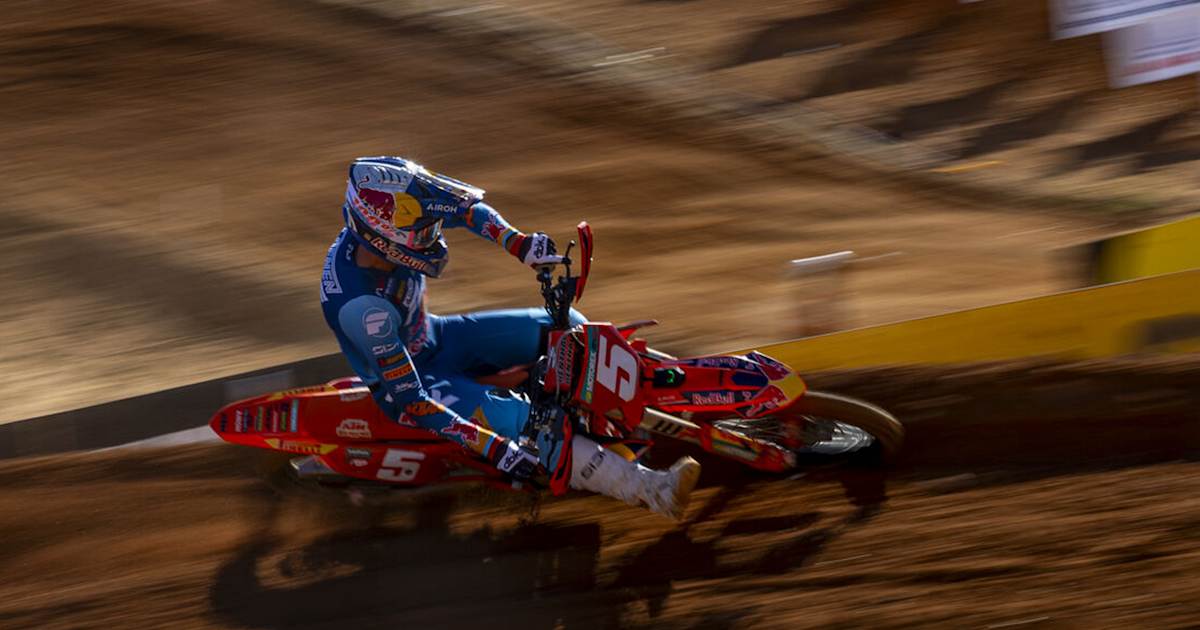 Lucas-Coenen-KTM-gewinnt-Lauf-1-in-Agueda-vor-Jeffrey-Herlings-Honda-