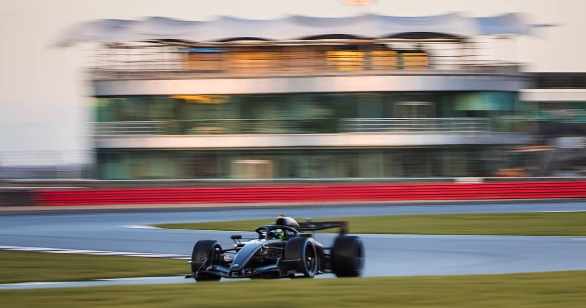 Meilenstein-f-r-Cadillac-Sergio-P-rez-legte-die-ersten-Kilometer-zur-ck