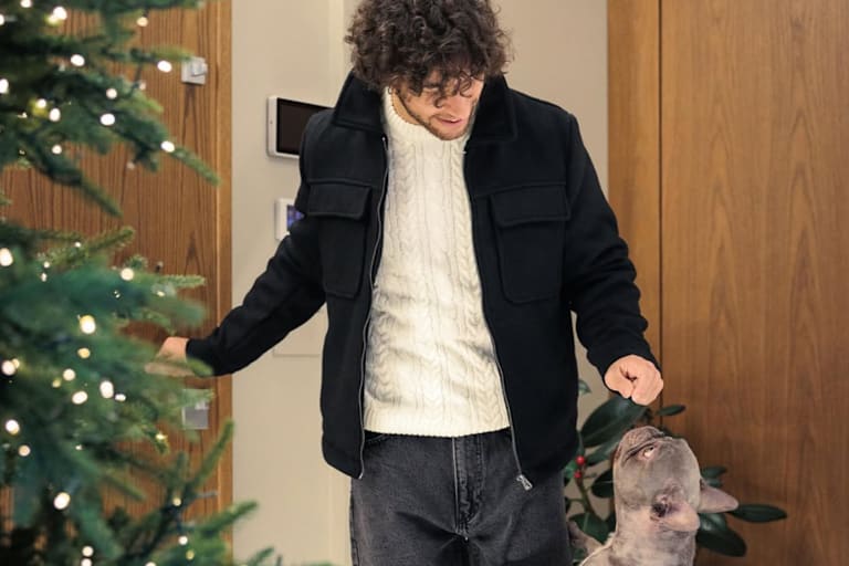 Enea Bastianini mit seinem Hund Hagrid