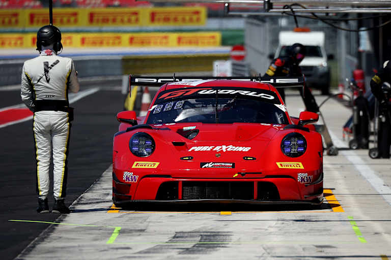 Neues Farbkleid für den Pure Rxcing Porsche 911 GT3 R