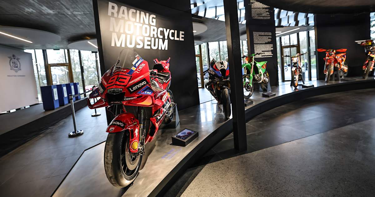 Neue-Ausstellung-f-r-Motorrad-Fans-er-ffnet-Viele-Bikes-zu-sehen-