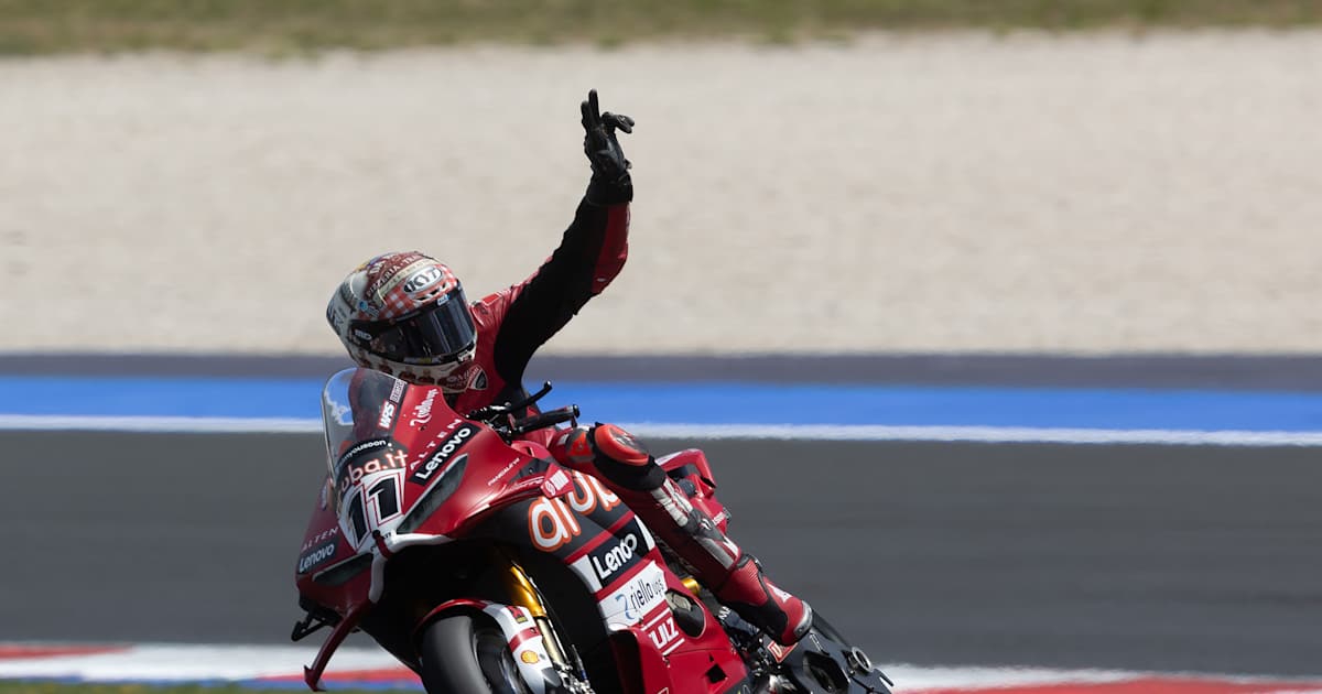 Superbike-Dominator-Nicol-Bulega-und-die-Ducati-V4R-Die-perfekte-Harmonie