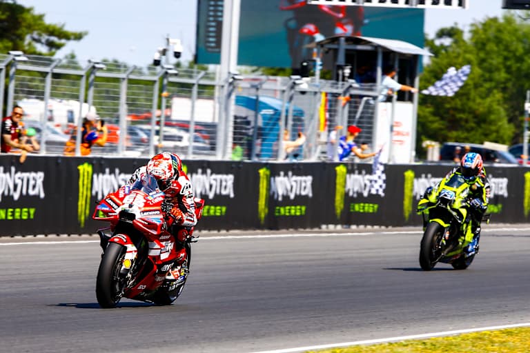 Francesco Bagnaia behauptete sich knapp vor Ai Ogura