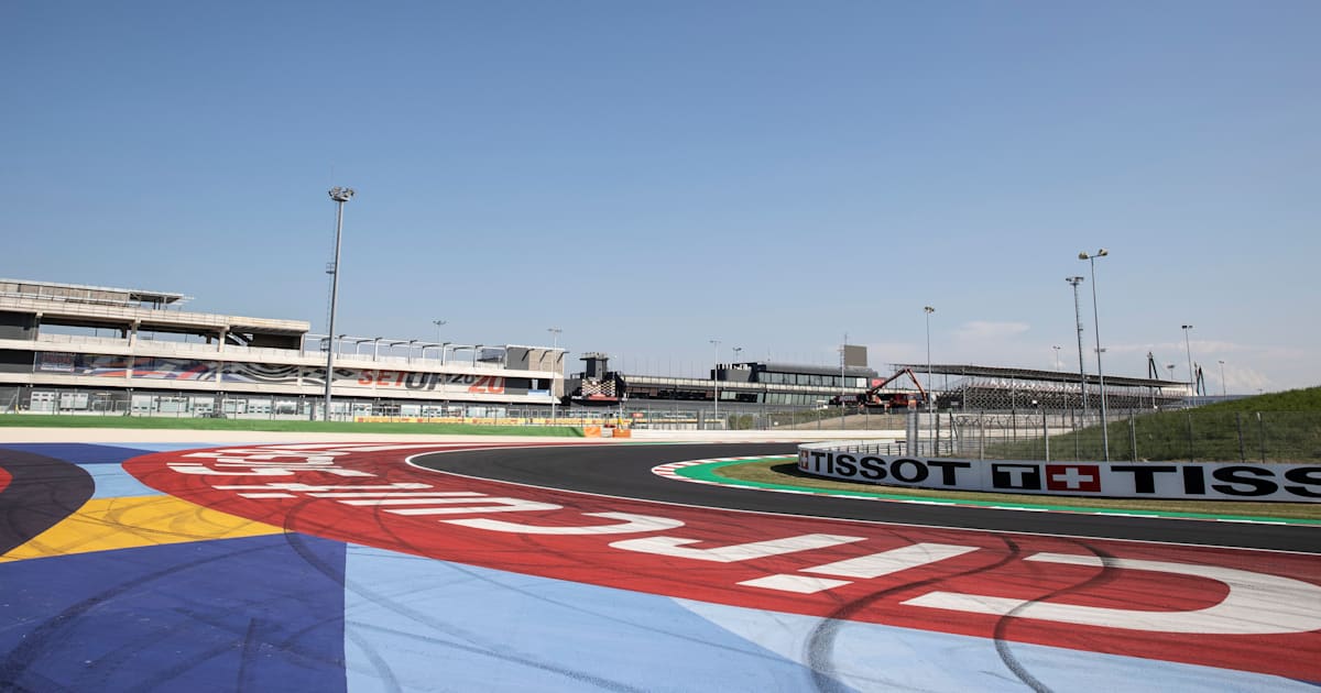 Superbike-WM-in-Misano-Lange-Tradition-spannende-Rennen-volle-Trib-nen