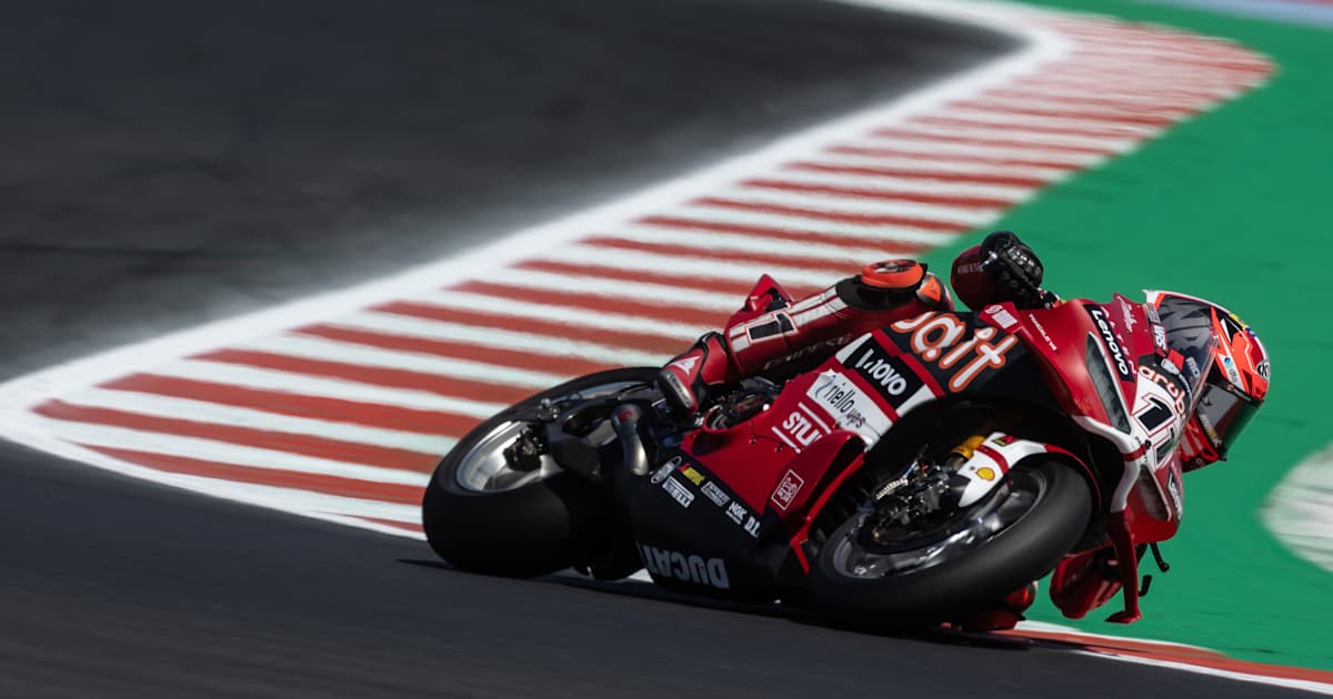 Misano-Superpole-Bulega-mit-Rekord-Ducati-Gala-mit-f-nf-V4R-in-den-Top-6