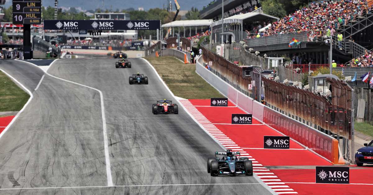 Mercedes-gibt-zu-George-Russell-im-Barcelona-GP-mit-gravierendem-Nachteil