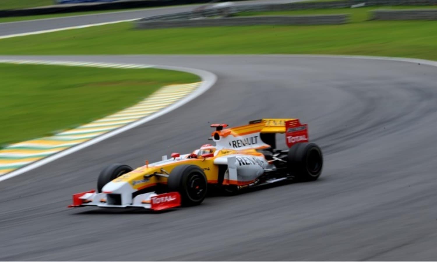 Die Formel1 muss sparen.