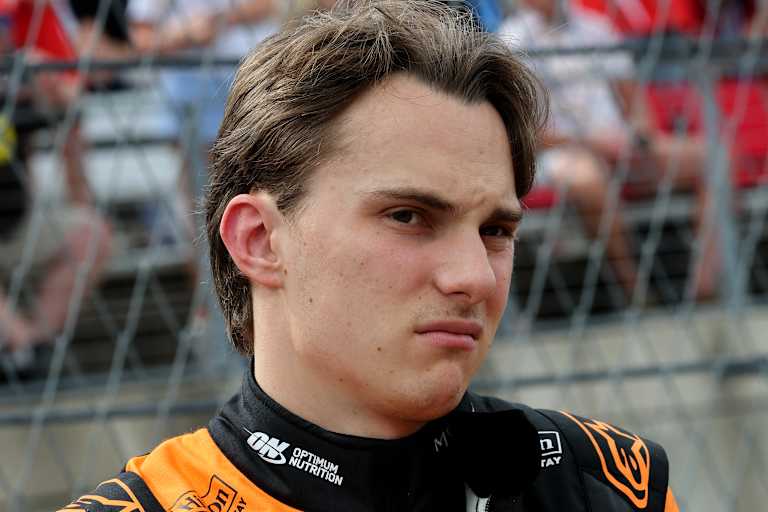Oscar Piastri muss Ruhe bewahren und McLaren treu bleiben, mahnt Steiner