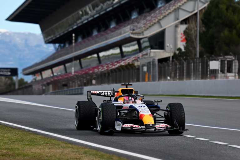 Liam Lawson im Rennwagen der Racing Bulls