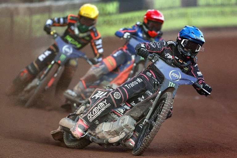 Kai Huckenbeck (vorne) darf in England GP fahren