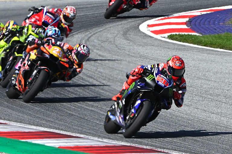 Eine Weile konnte sich Fabio Quartararo in den Top-10 behaupten