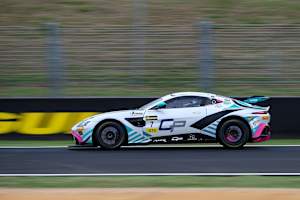 Der Team NZ Aston Martin Vantage GT4 wurde zurückgezogen