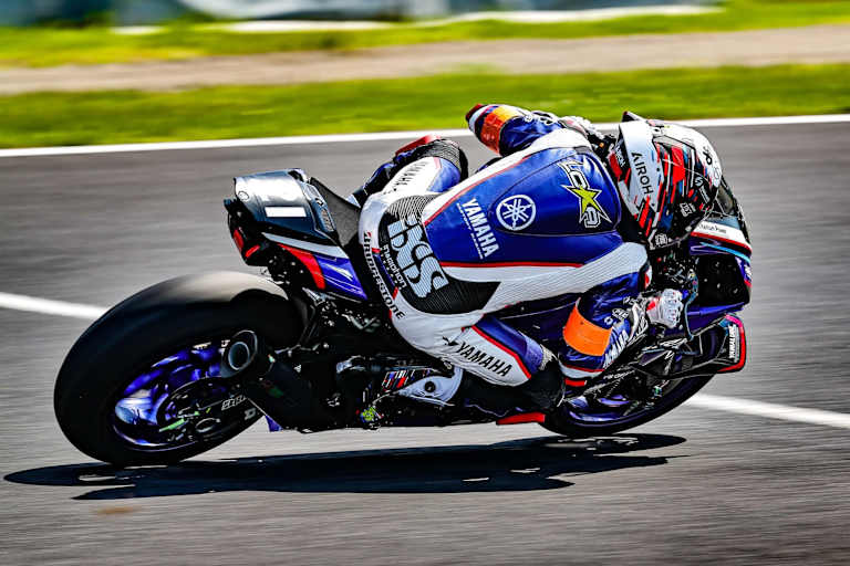 Andrea Locatelli auf der Werks-R1