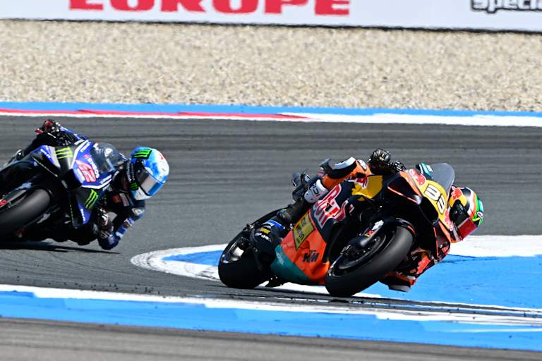 Brad Binder vor Alex Rins