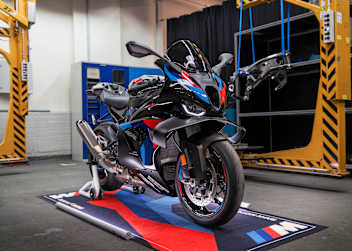 Die Serienversion der BMW M1000RR Modelljahrgang 2027
