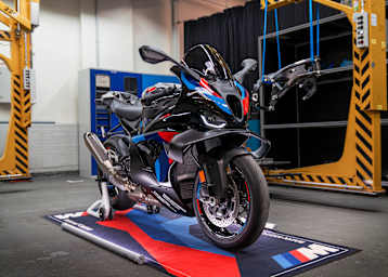 Die Serienversion der BMW M1000RR Modelljahrgang 2027