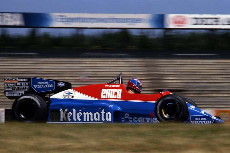 Jo Gartner im Formel-1-Auto von Osella