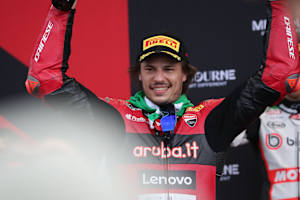 Nicolo Bulega mit einem weiteren Superbike-Sieg