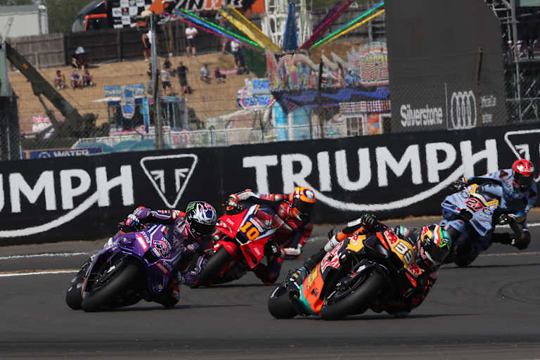 Brad Binder im Zweikampf mit Jack Miller