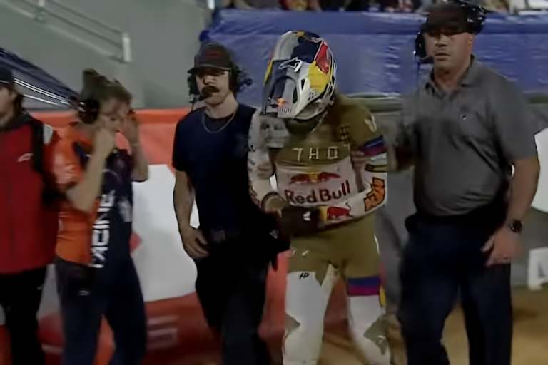 Aaron Plessinger stürzte und fiel angeschlagen aus