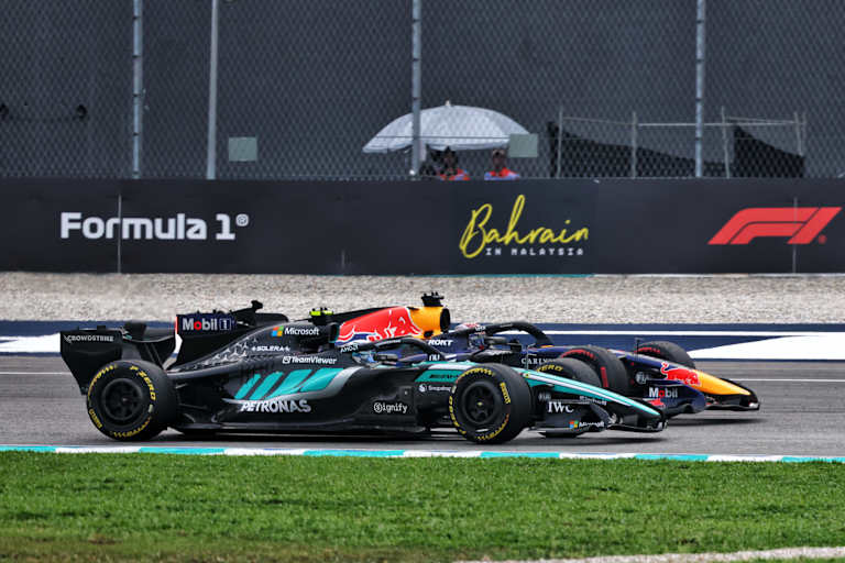 Kimi Antonelli und Max Verstappen lieferten sich enge Duelle