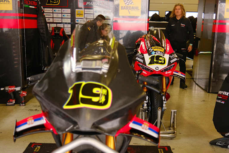 Die Teams warten auf bessere Bedingungen