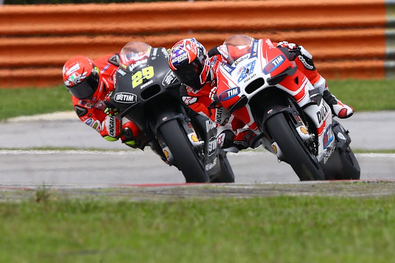 Casey Stoner und Andrea Iannone beim Sepang-Test