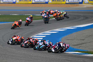 Die Triumph Triple Trophy würdigt herausragende Leistungen in der Moto2-WM 